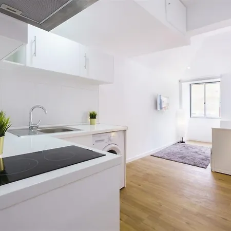 Central Lisbon Studio * ליסבון